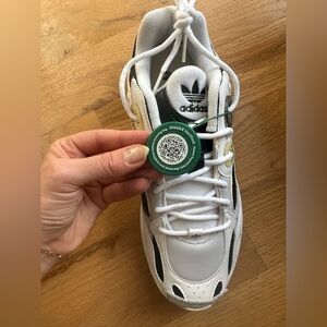 Adidas Women's Astir Sneakers Cloud White/Core Black